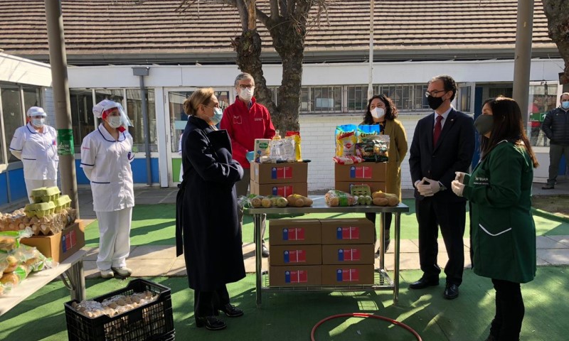 Mineduc completará la entrega de 12 millones de canastas de alimentos