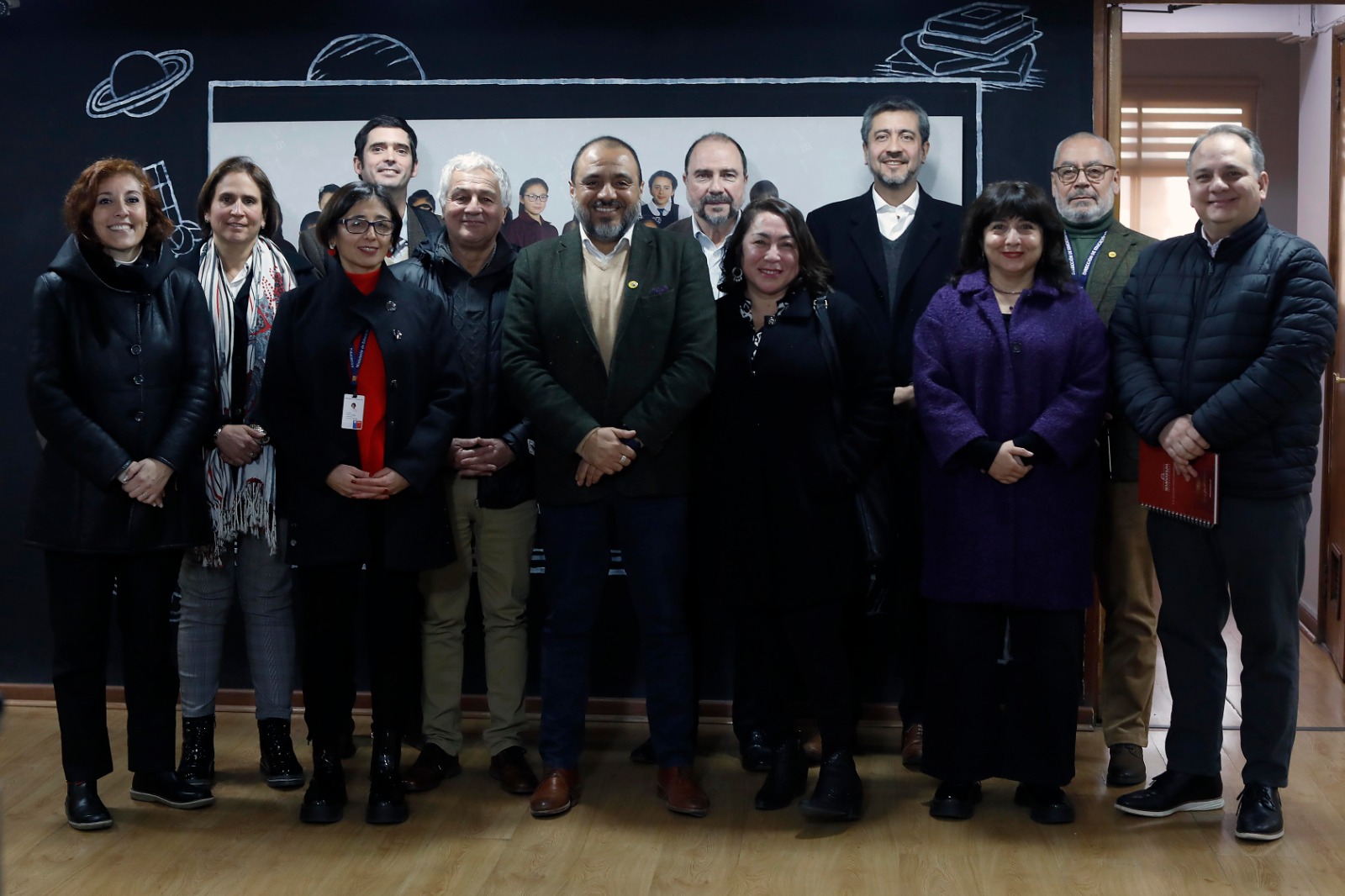 Mineduc crea mesa de trabajo para mejorar seguridad en establecimientos