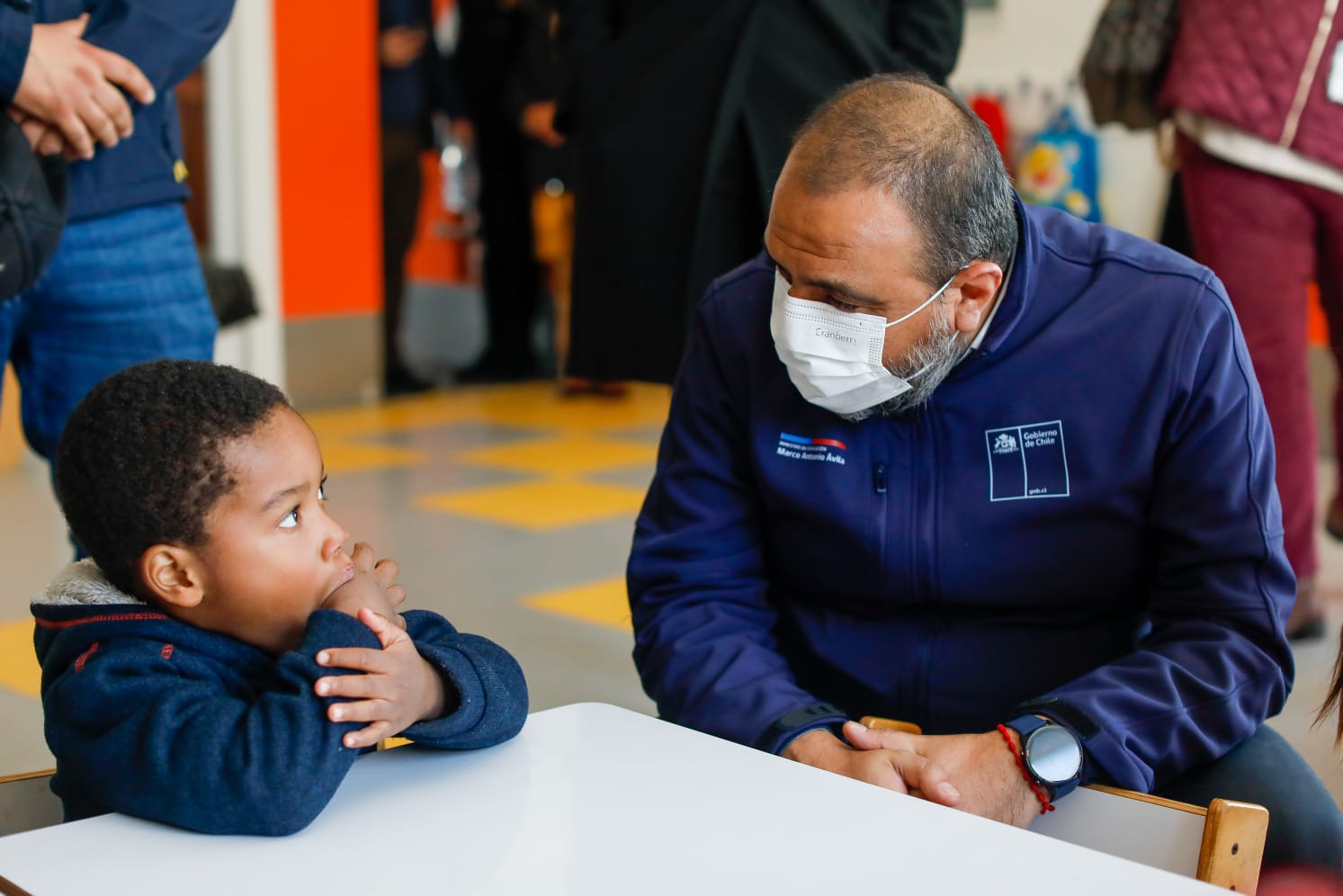 Ministro anuncia la entrega de más de 700 kit de útiles escolares