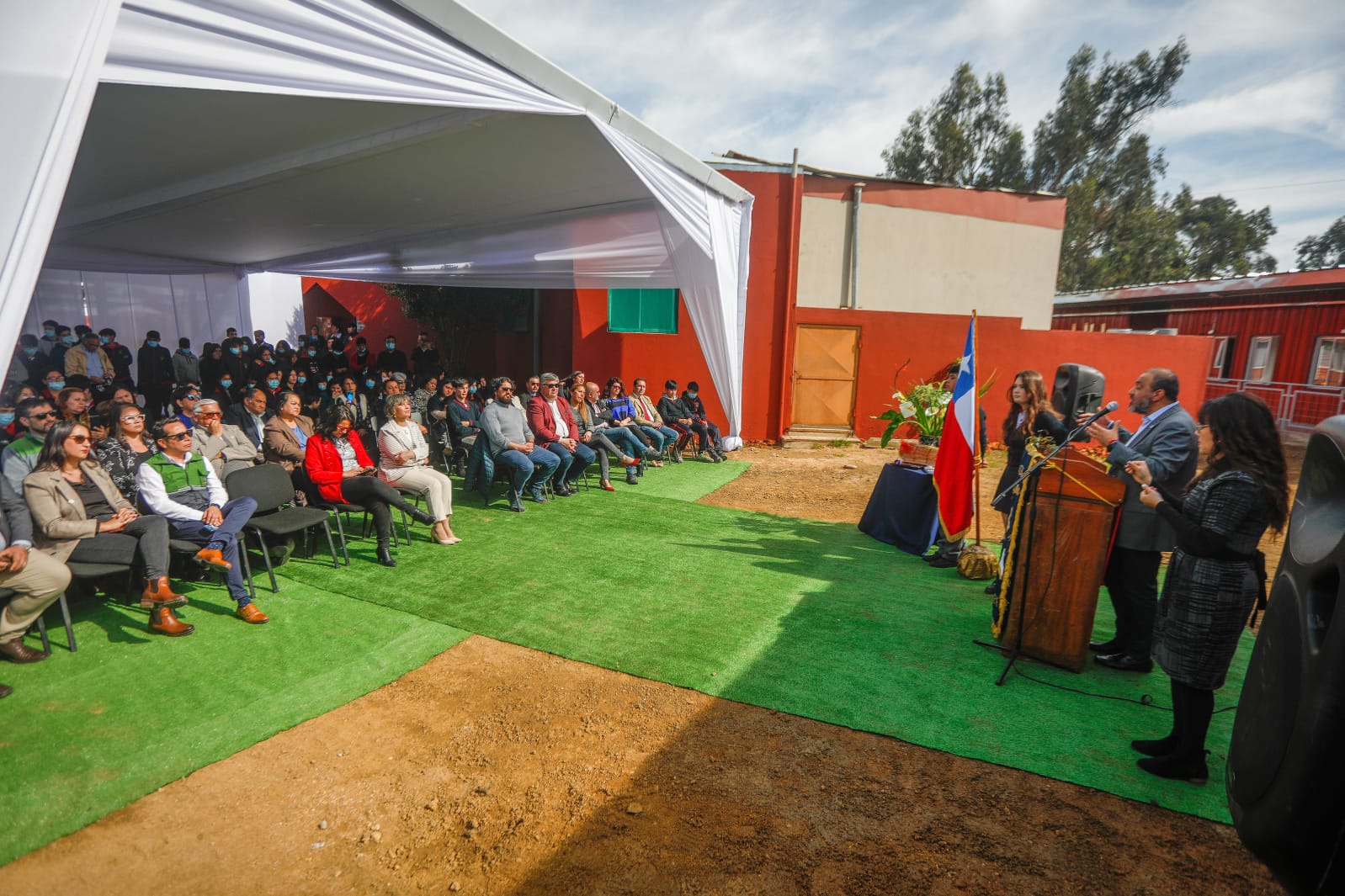 Ministro Ávila visita establecimientos educacionales en Valparaíso