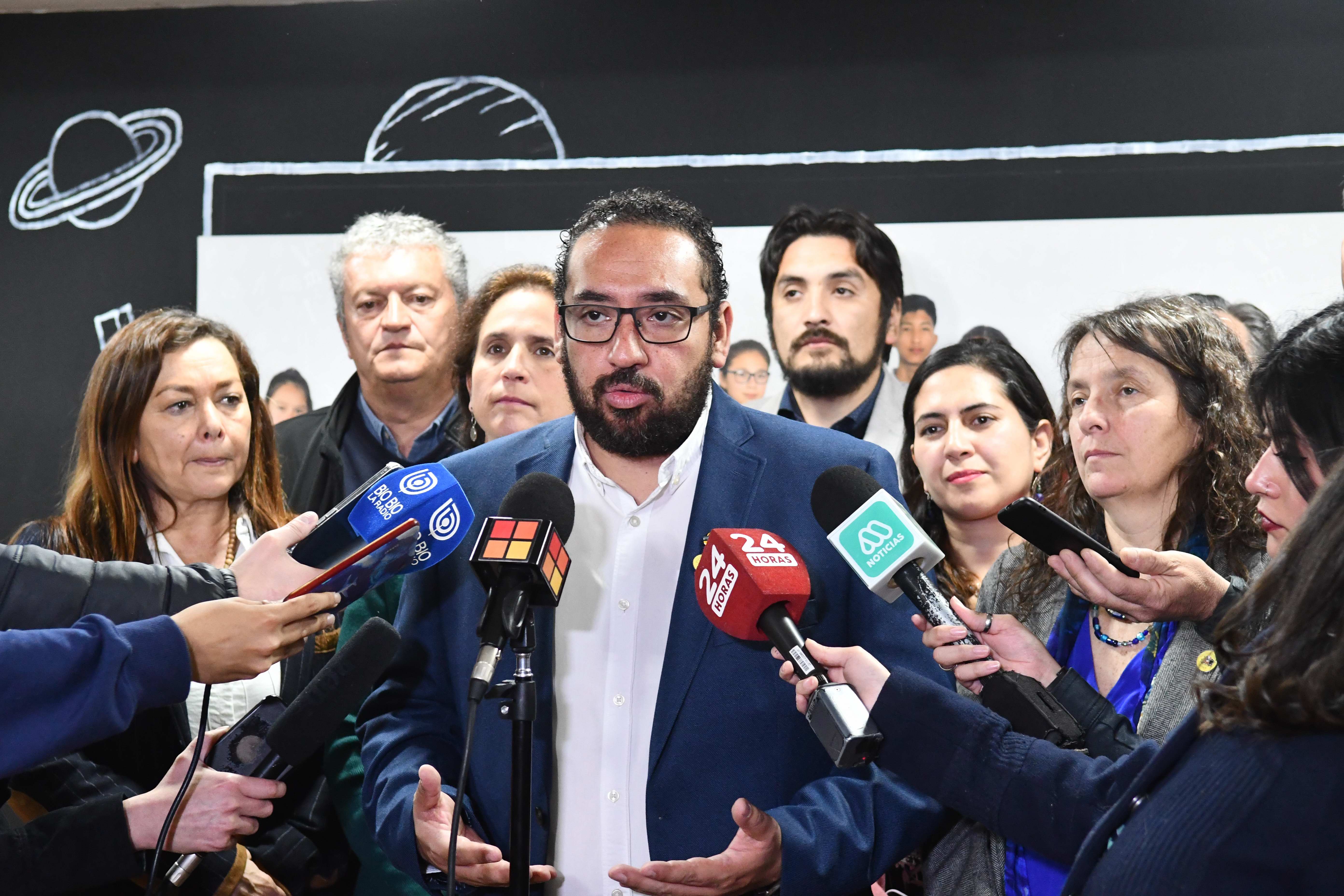 Reunión por financiamiento de la educación municipal