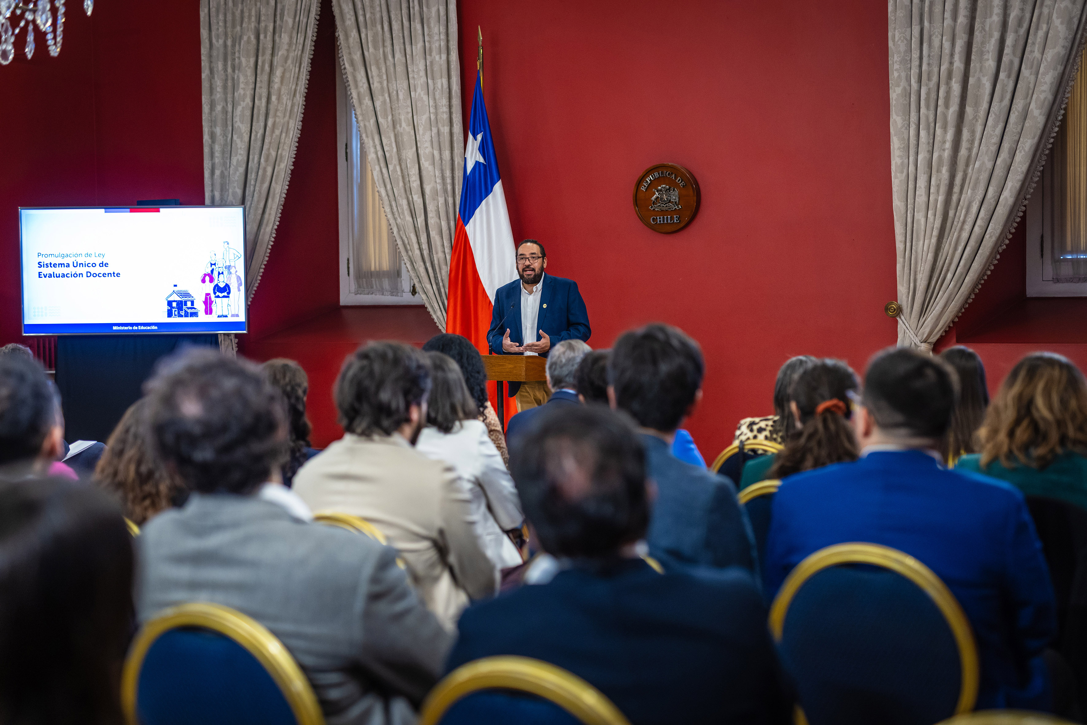 Promulgada ley que acaba con la doble Evaluación Docente