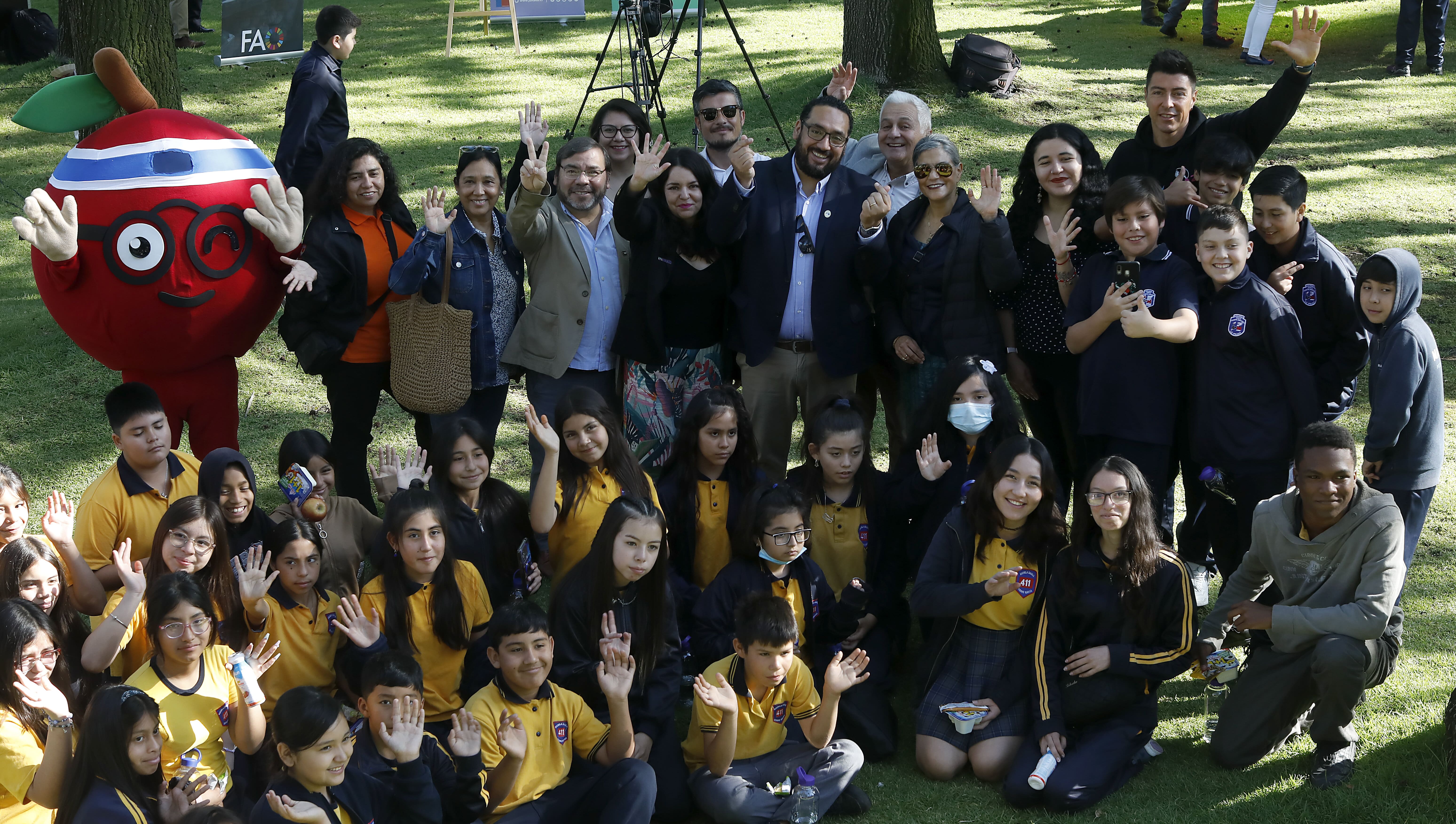 Firma de convenio por alimentación escolar