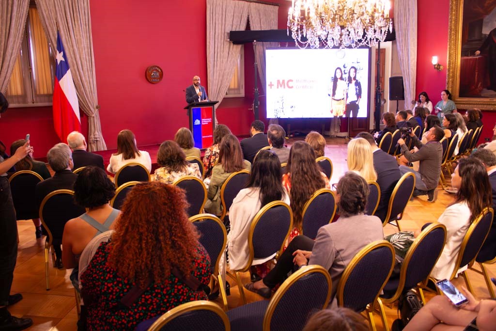 Más mujeres en carreras STEM
