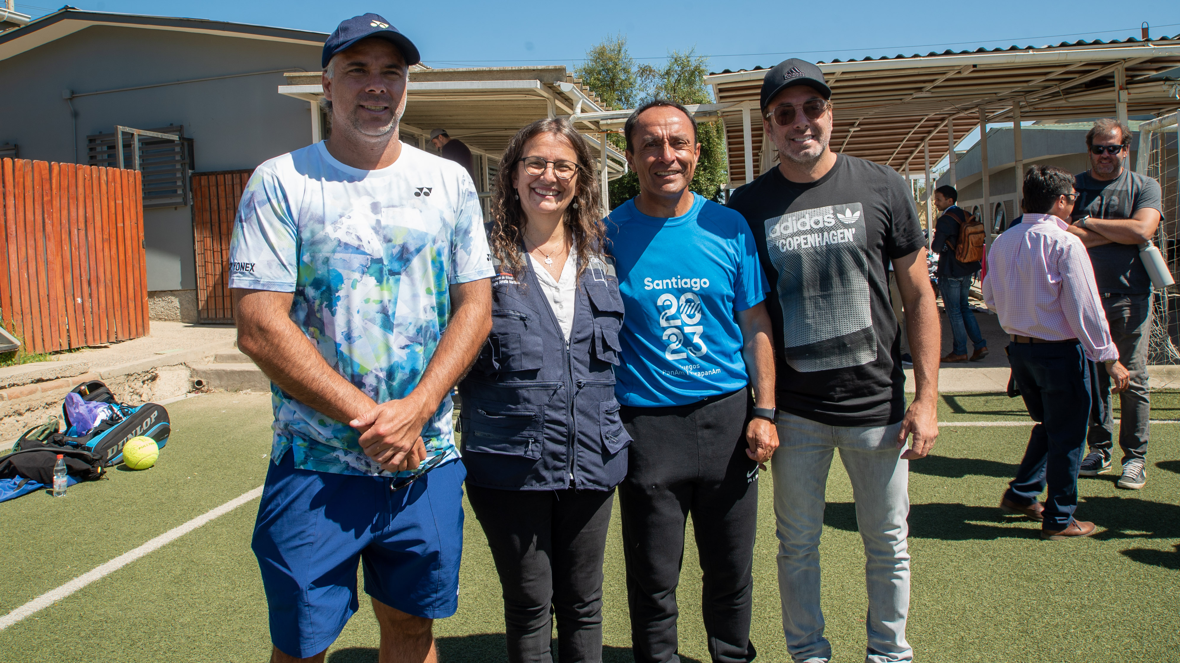 Práctica de tenis en “Escuelas Abiertas” 