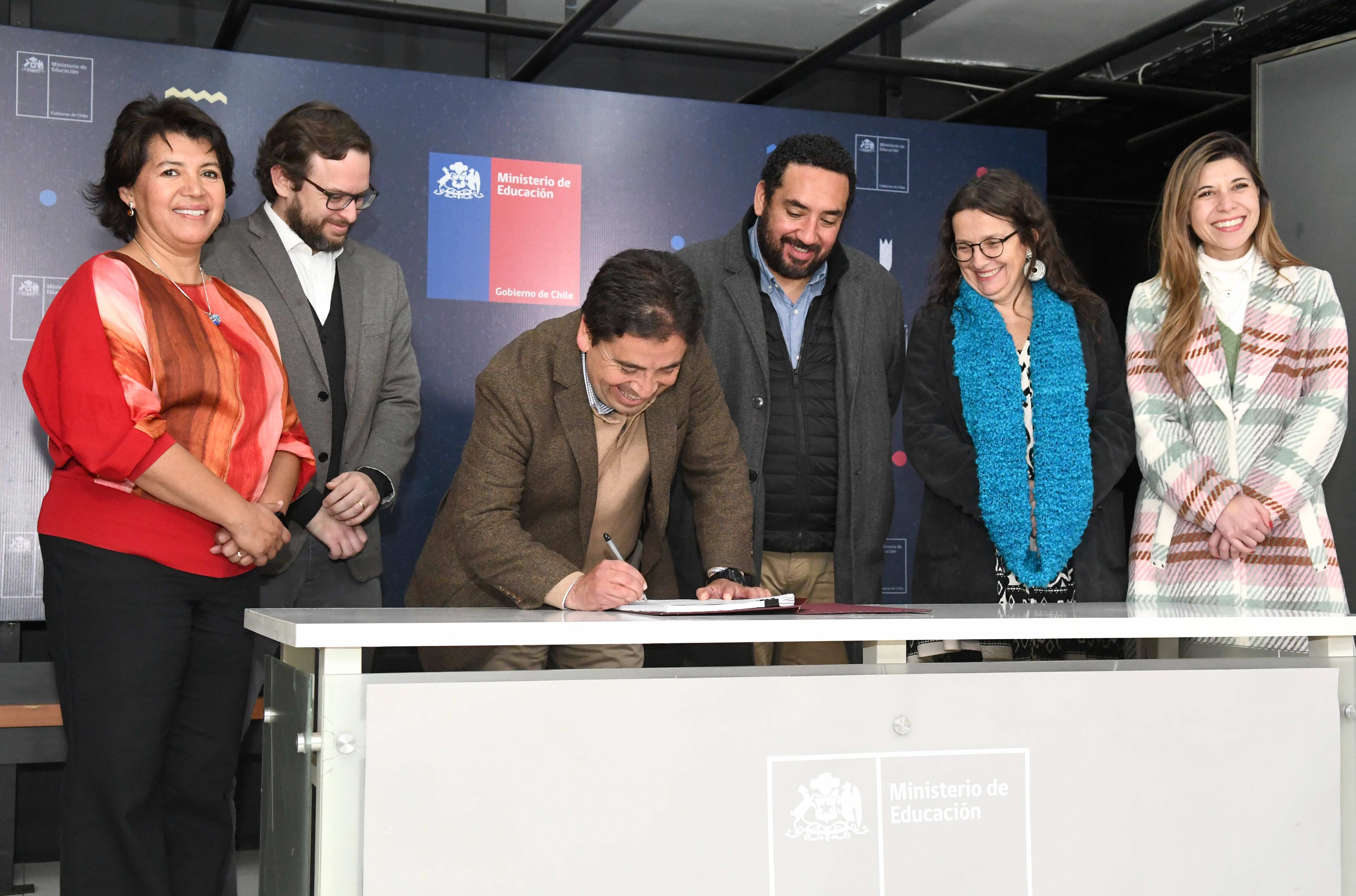 Firma del convenio de inversión en el SLEP Atacama